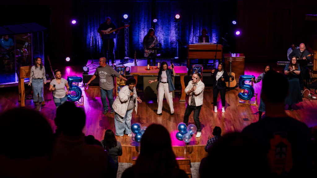 Worship GalleryImage1 1636x920 1