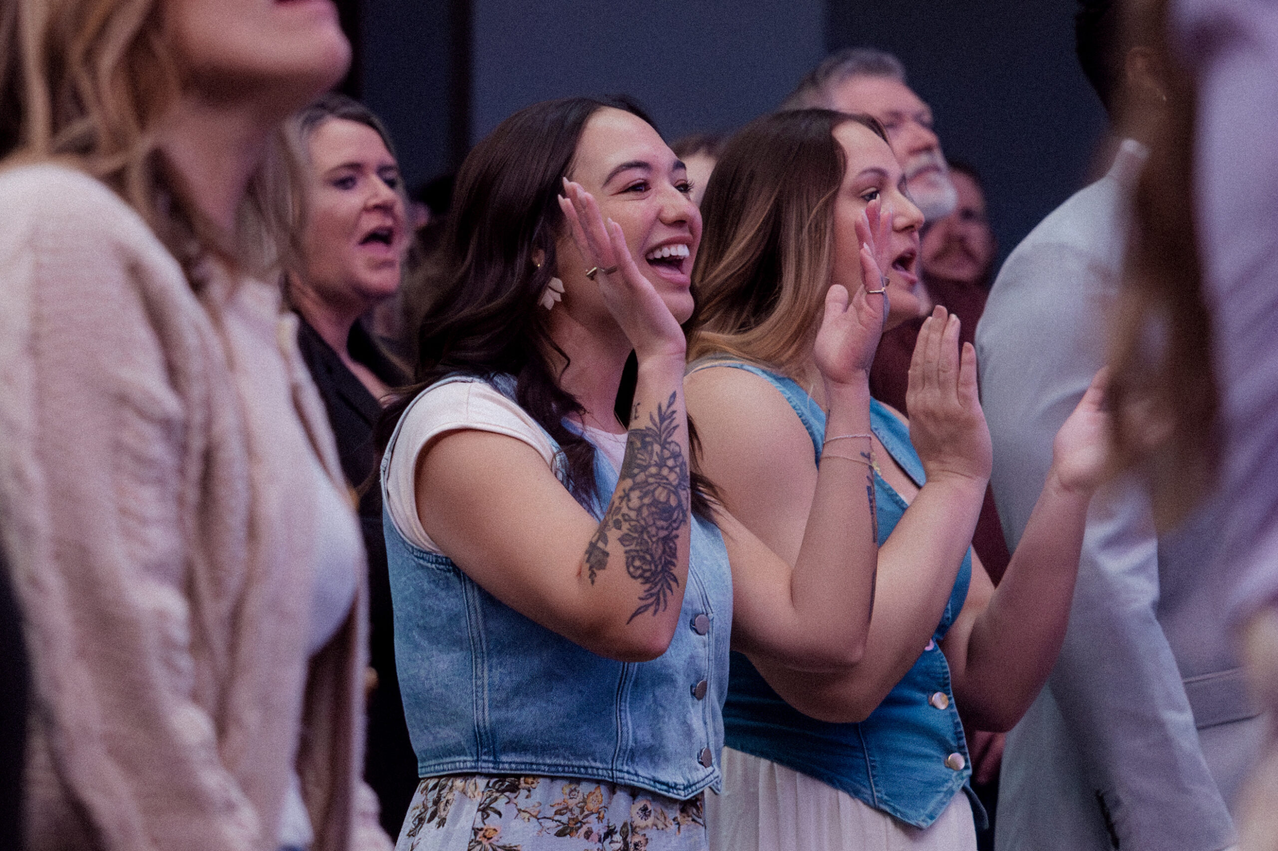 Worship WeeklyServicesColumn 473x315 1